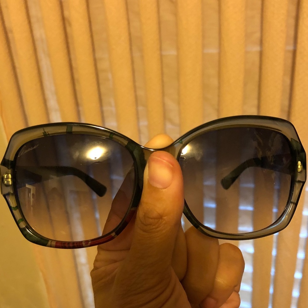 Gucci Sunnies